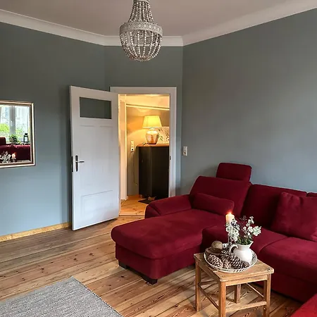 Hinter'm Landliebe Luxurioeser Wintergarten Kacheloefen *