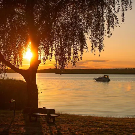 Hinter'm Landliebe Luxurioeser Wintergarten Kacheloefen Lägenhet