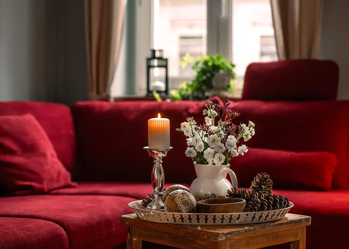 Hinter'm Landliebe Luxurioeser Wintergarten Kacheloefen