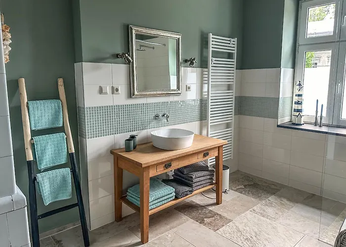 Hinter'm Landliebe Luxurioeser Wintergarten Kacheloefen